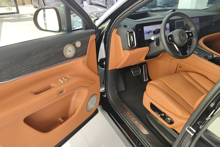 Used Hima AITO M9 2024 All-Electric Ultra Version 100 kWh 6-Seater Model Driver Seat
