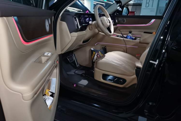Used Hima AITO M9 2024 Range-Extended Ultra Version 52 kWh 5-Seater Model Driver Seat