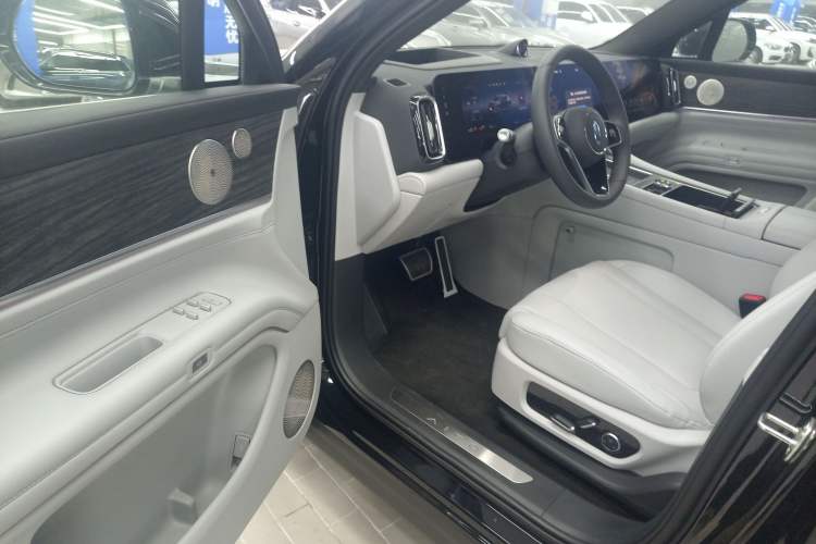 Used Hima AITO M9 2024 Range-Extended Ultra Version 42 kWh 6-Seater Model Driver Seat