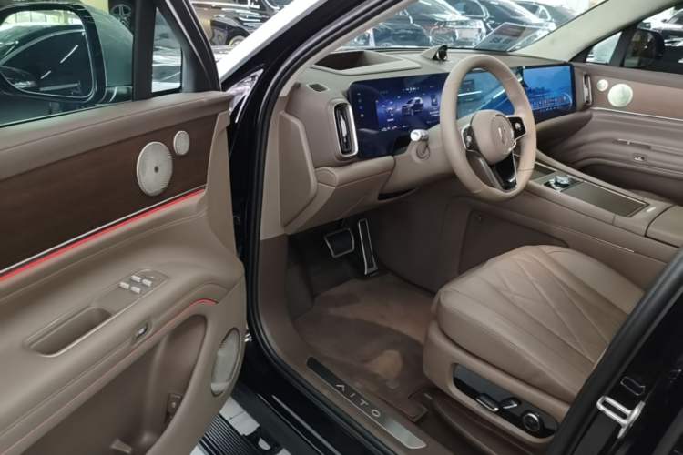 Used Hima AITO M9 2024 Range-Extended Max Edition 42 kWh 6-Seater Version Driver Seat