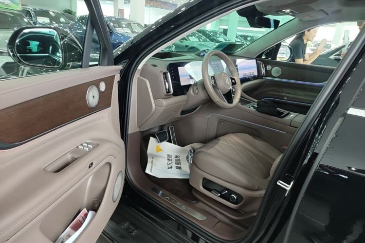 Used Hima AITO M9 2024 Range-Extended Ultra Version 42 kWh 6-Seater Model Driver Seat