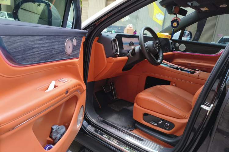 Used Hima AITO M9 2024 Range-Extended Ultra Version 42 kWh 6-Seater Model Driver Seat