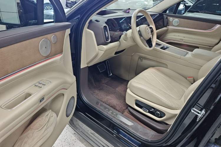 Used Hima AITO M9 2024 Range-Extended Max Edition 42 kWh 6-Seater Version Driver Seat