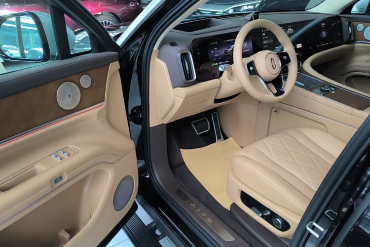 Used Hima AITO M9 2024 Range-Extended Ultra Version 52 kWh 5-Seater Model Driver Seat