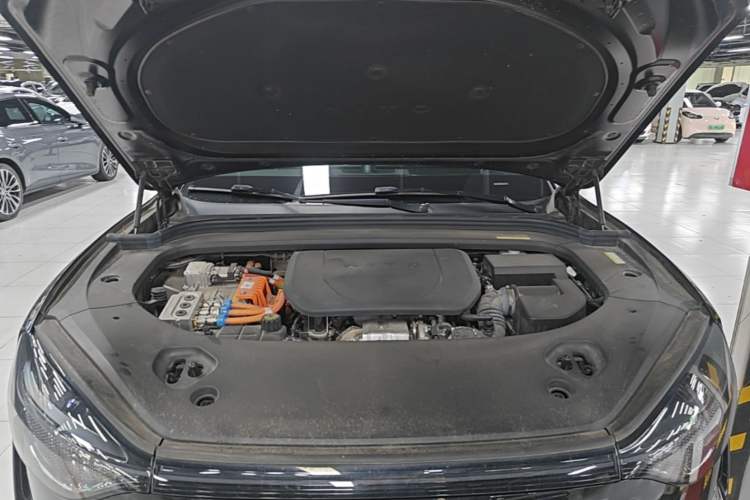 Used Hima AITO M9 2024 Range-Extended Ultra Version 52 kWh 6-Seater Model Engine Bay
