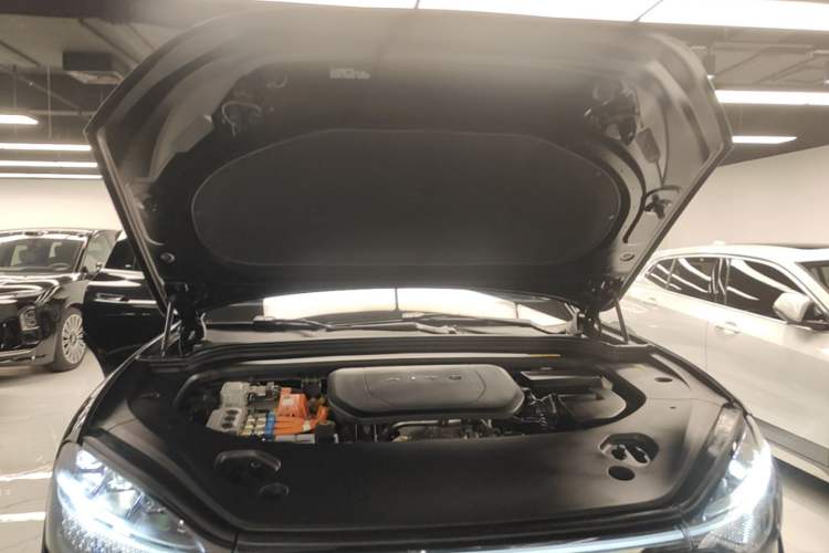 Used Hima AITO M9 2024 Range-Extended Ultra Version 42 kWh 6-Seater Model Engine Bay
