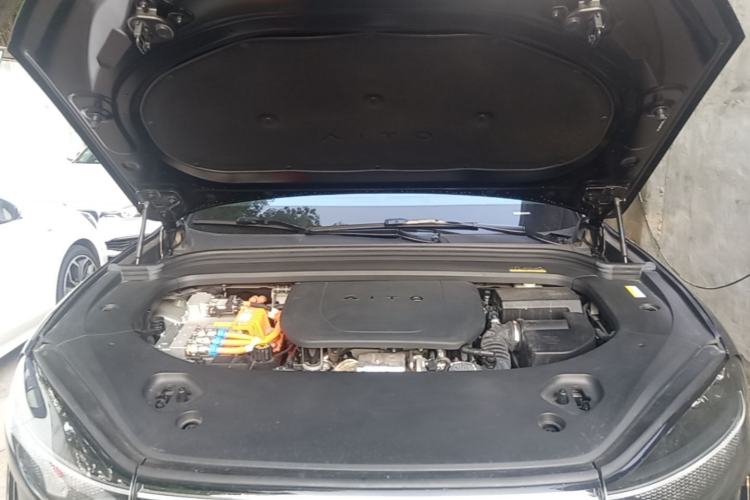 Used Hima AITO M9 2024 Range-Extended Ultra Version 42 kWh 6-Seater Model Engine Bay