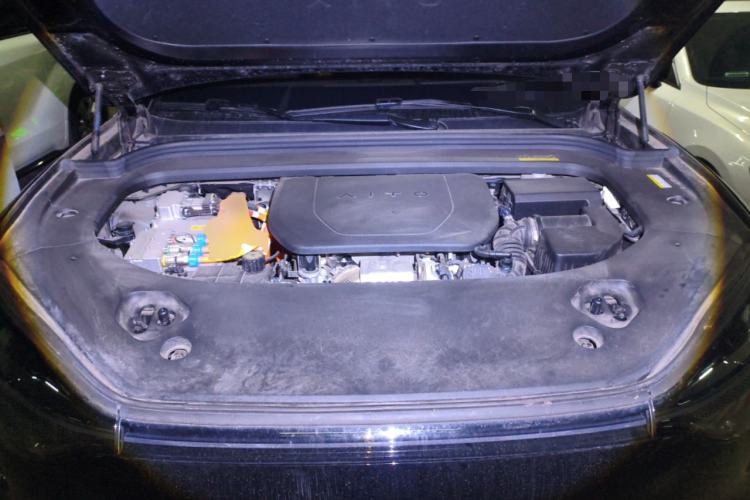Used Hima AITO M9 2024 Range-Extended Ultra Version 42 kWh 6-Seater Model Engine Bay