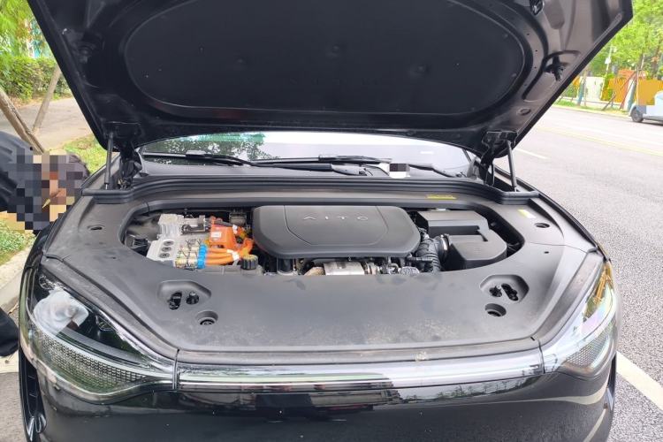 Used Hima AITO M9 2024 Range-Extended Ultra Version 42 kWh 6-Seater Model Engine Bay