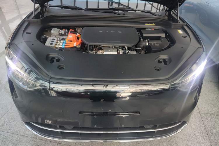 Used Hima AITO M9 2024 Range-Extended Ultra Version 42 kWh 6-Seater Model Engine Bay