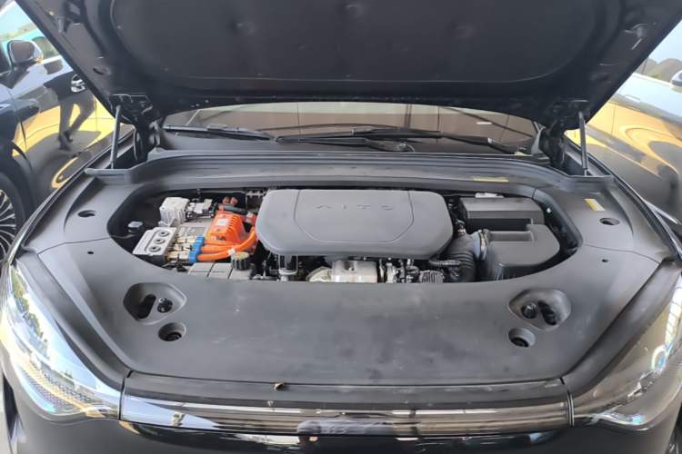 Used Hima AITO M9 2024 Range-Extended Ultra Version 52 kWh 6-Seater Model Engine Bay
