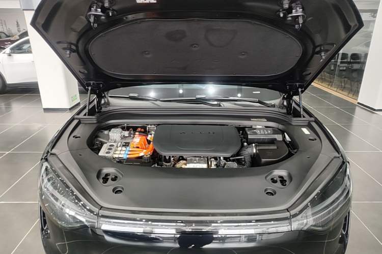 Used Hima AITO M9 2024 Range-Extended Ultra Version 52 kWh 6-Seater Model Engine Bay