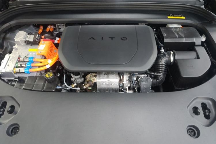 Used Hima AITO M9 2024 Range-Extended Ultra Version 42 kWh 6-Seater Model Engine Bay