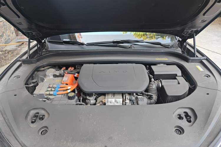 Used Hima AITO M9 2024 Range-Extended Ultra Version 42 kWh 6-Seater Model Engine Bay