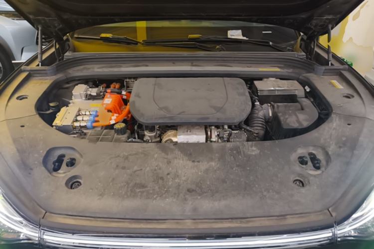Used Hima AITO M9 2024 Range-Extended Ultra Version 42 kWh 6-Seater Model Engine Bay
