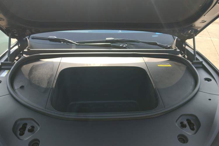 Used Hima AITO M9 2024 All-Electric Ultra Version 100 kWh 5-Seater Model Engine Bay