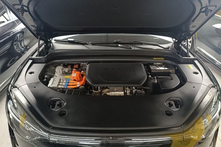 Used Hima AITO M9 2024 Range-Extended Ultra Version 42 kWh 6-Seater Model Engine Bay