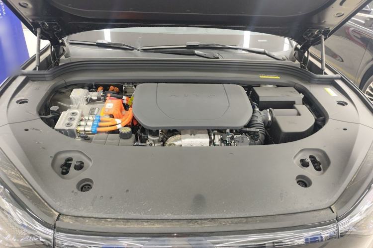 Used Hima AITO M9 2024 Range-Extended Ultra Version 42 kWh 6-Seater Model Engine Bay
