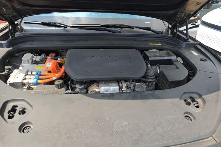 Used Hima AITO M9 2024 Range-Extended Ultra Version 42 kWh 6-Seater Model Engine Bay