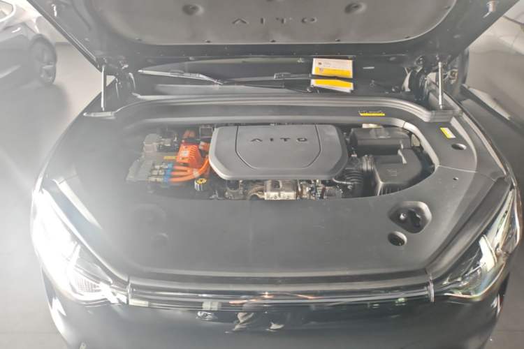 Used Hima AITO M9 2024 Range-Extended Ultra Version 52 kWh 6-Seater Model Engine Bay