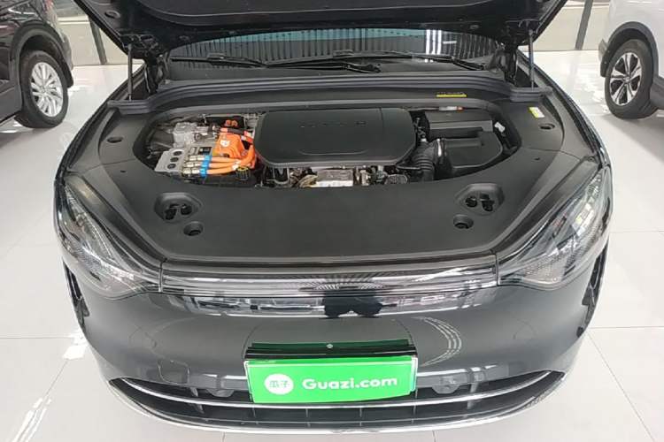 Used Hima AITO M9 2024 Range-Extended Ultra Version 42 kWh 6-Seater Model Engine Bay