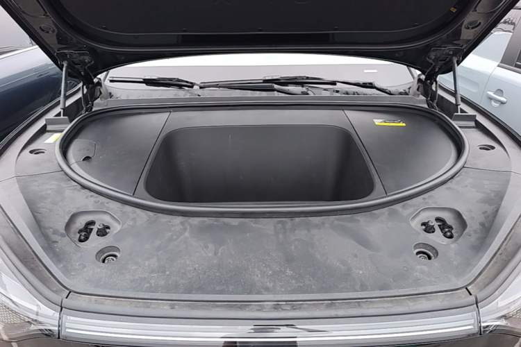 Used Hima AITO M9 2024 All-Electric Ultra Version 100 kWh 6-Seater Model Engine Bay