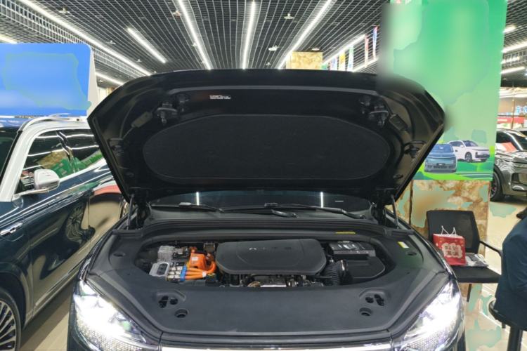 Used Hima AITO M9 2024 Range-Extended Ultra Version 42 kWh 6-Seater Model Engine Bay