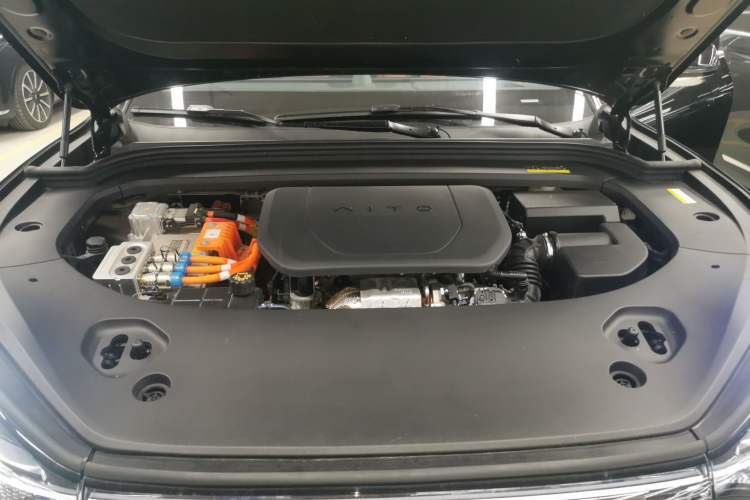 Used Hima AITO M9 2024 Range-Extended Ultra Version 42 kWh 6-Seater Model Engine Bay