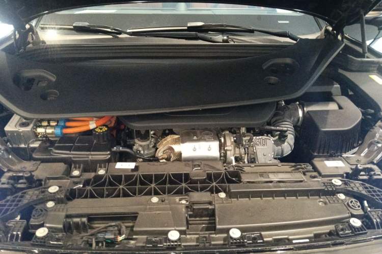 Used Hima AITO M9 2024 Range-Extended Ultra Version 42 kWh 6-Seater Model Engine Bay