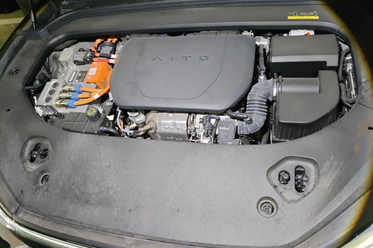 Used Hima AITO M9 2024 Range-Extended Ultra Version 42 kWh 6-Seater Model Engine Bay