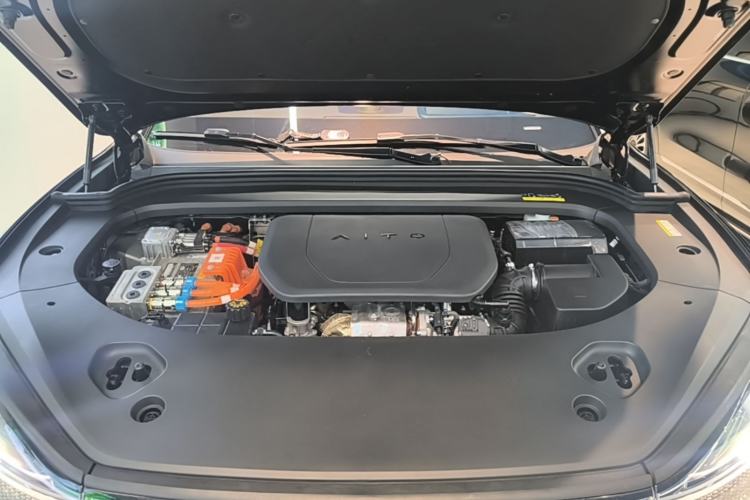 Used Hima AITO M9 2024 Range-Extended Ultra Version 42 kWh 6-Seater Model Engine Bay