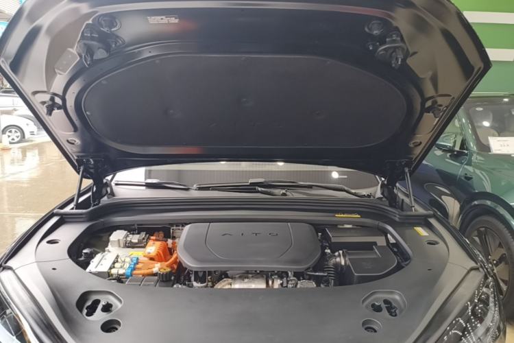 Used Hima AITO M9 2024 Range-Extended Ultra Version 42 kWh 6-Seater Model Engine Bay