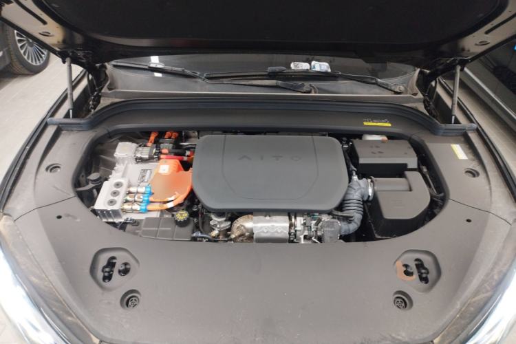 Used Hima AITO M9 2024 Range-Extended Ultra Version 42 kWh 6-Seater Model Engine Bay
