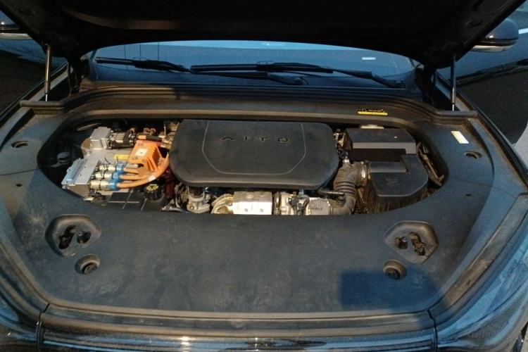 Used Hima AITO M9 2024 Range-Extended Ultra Version 42 kWh 6-Seater Model Engine Bay