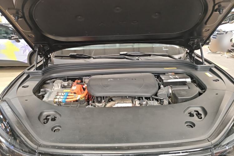 Used Hima AITO M9 2024 Range-Extended Ultra Version 42 kWh 6-Seater Model Engine Bay