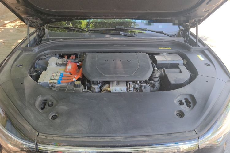 Used Hima AITO M9 2024 Range-Extended Ultra Version 42 kWh 6-Seater Model Engine Bay