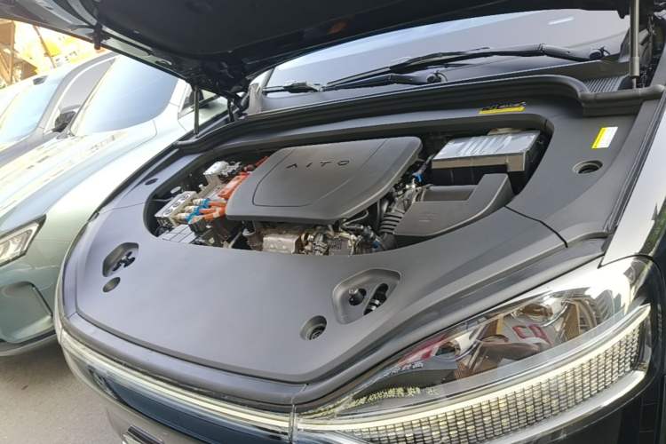 Used Hima AITO M9 2024 Range-Extended Ultra Version 42 kWh 6-Seater Model Engine Bay