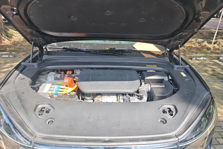 Used Hima AITO M9 2024 Range-Extended Ultra Version 42 kWh 6-Seater Model Engine Bay