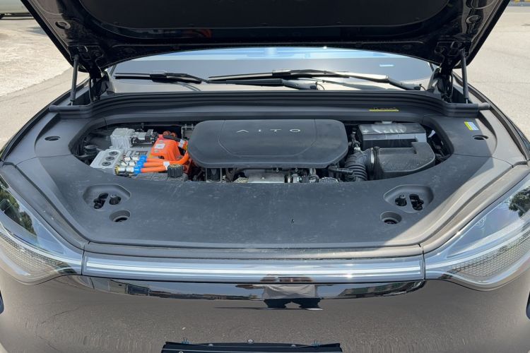 Used Hima AITO M9 2024 Range-Extended Ultra Version 42 kWh 6-Seater Model Engine Bay