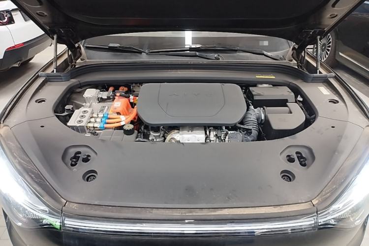 Used Hima AITO M9 2024 Range-Extended Ultra Version 42 kWh 6-Seater Model Engine Bay