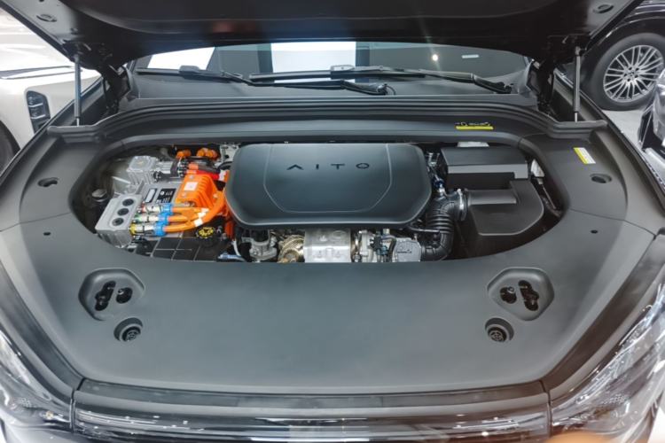 Used Hima AITO M9 2024 Range-Extended Ultra Version 42 kWh 6-Seater Model Engine Bay