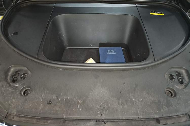 Used Hima AITO M9 2024 All-Electric Ultra Version 100 kWh 6-Seater Model Engine Bay