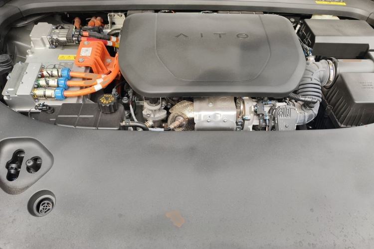 Used Hima AITO M9 2024 Range-Extended Ultra Version 42 kWh 6-Seater Model Engine Bay