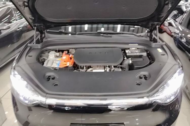 Used Hima AITO M9 2024 Range-Extended Ultra Version 42 kWh 6-Seater Model Engine Bay