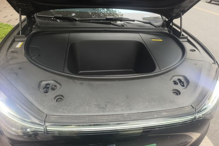 Used Hima AITO M9 2024 All-Electric Ultra Version 100 kWh 6-Seater Model Engine Bay
