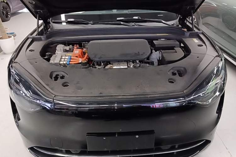 Used Hima AITO M9 2024 Range-Extended Ultra Version 42 kWh 6-Seater Model Engine Bay