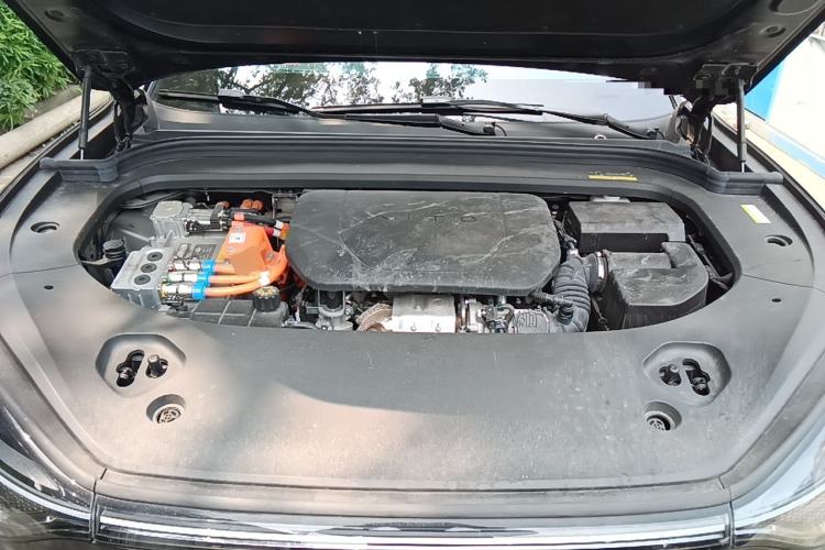 Used Hima AITO M9 2024 Range-Extended Ultra Version 42 kWh 6-Seater Model Engine Bay