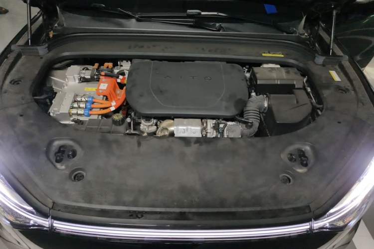 Used Hima AITO M9 2024 Range-Extended Ultra Version 42 kWh 6-Seater Model Engine Bay
