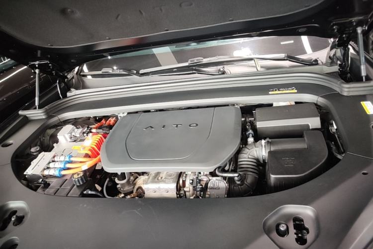 Used Hima AITO M9 2024 Range-Extended Ultra Version 52 kWh 6-Seater Model Engine Bay