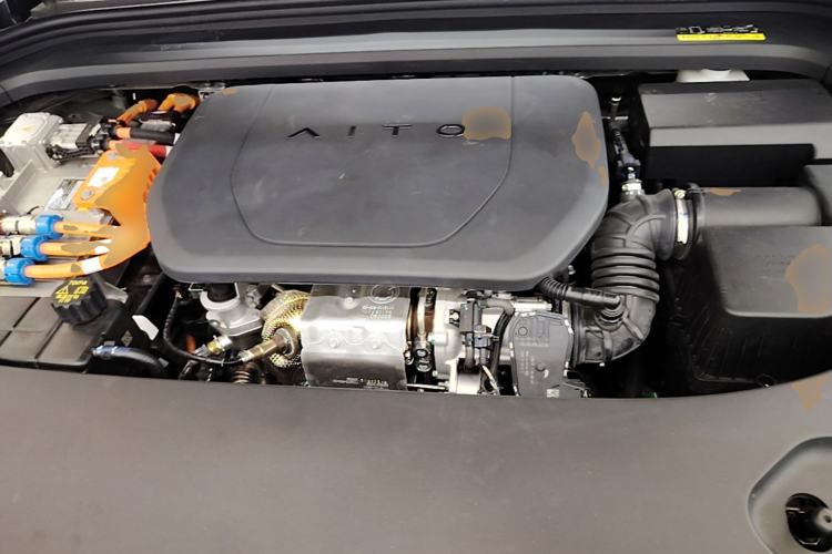 Used Hima AITO M9 2024 Range-Extended Ultra Version 52 kWh 6-Seater Model Engine Bay